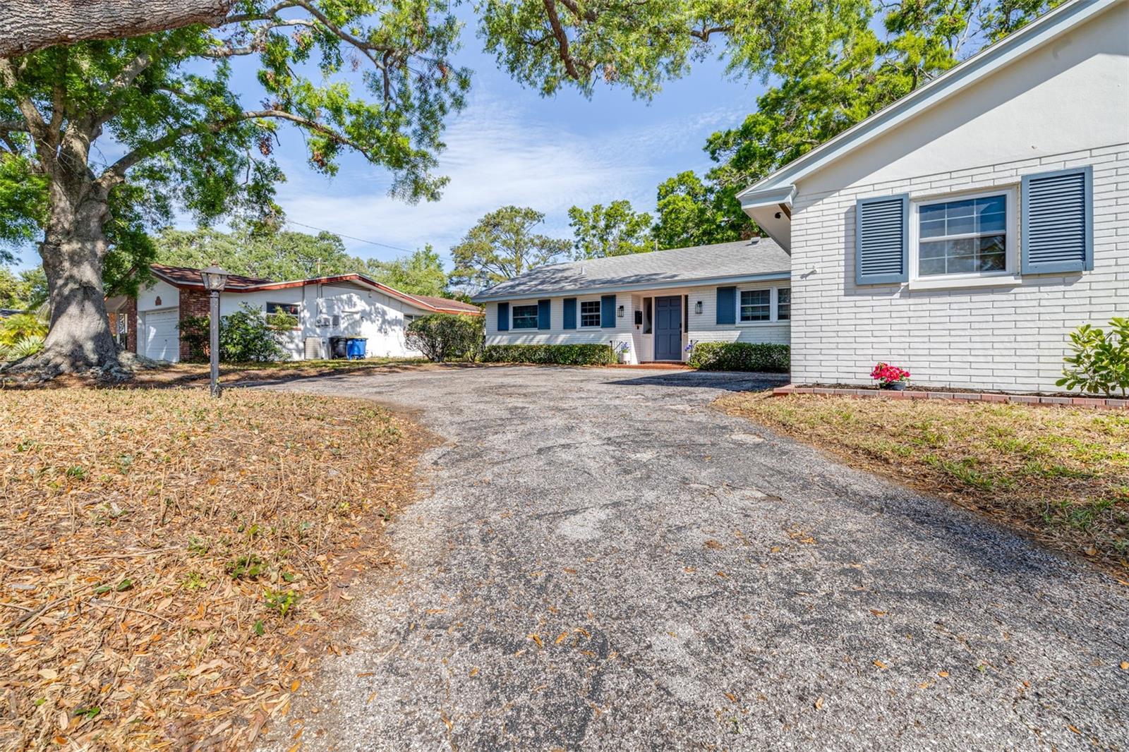 Image 2 of 47 For 2244 Glenmoor Road N