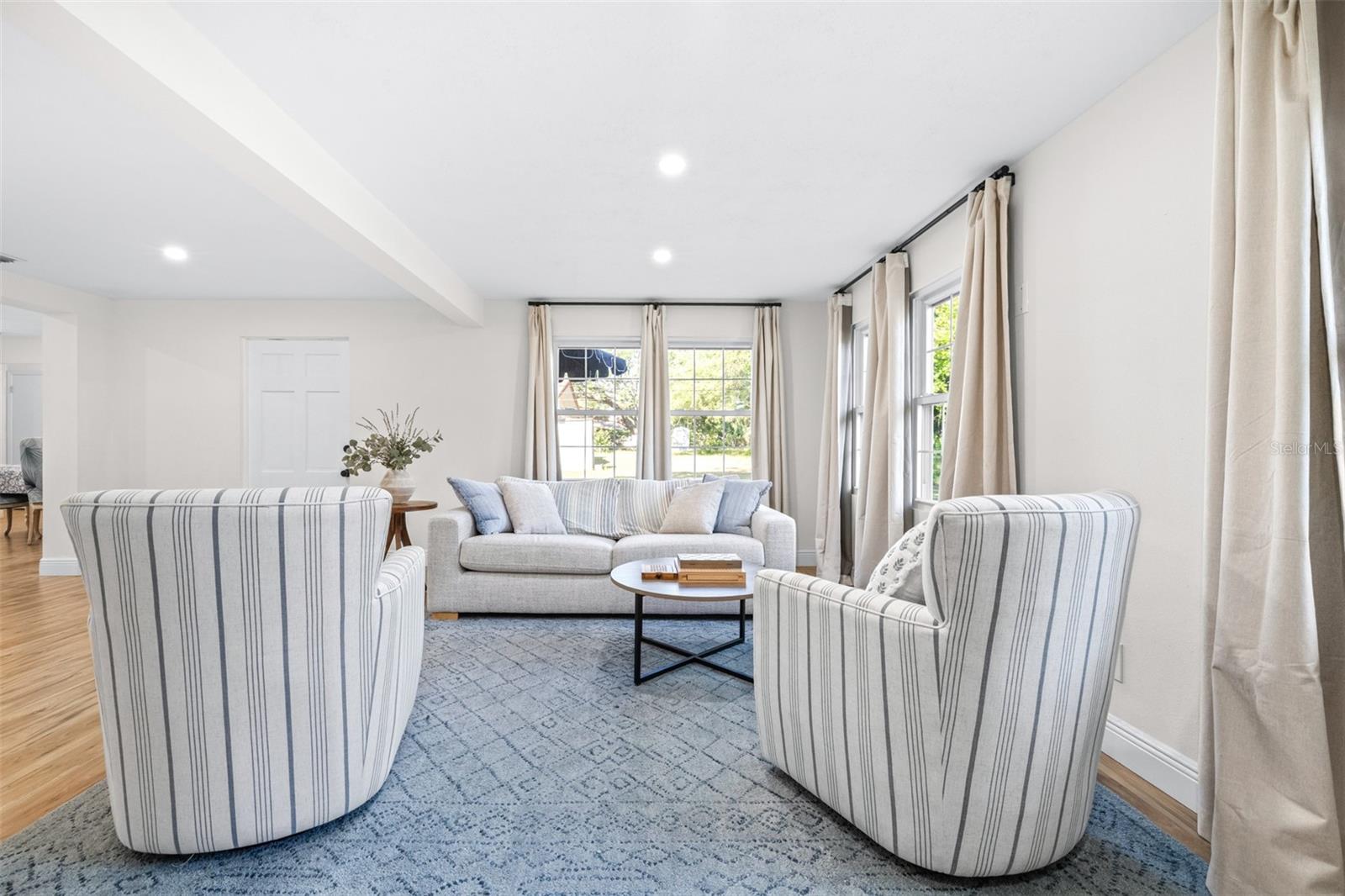 Image 20 of 47 For 2244 Glenmoor Road N