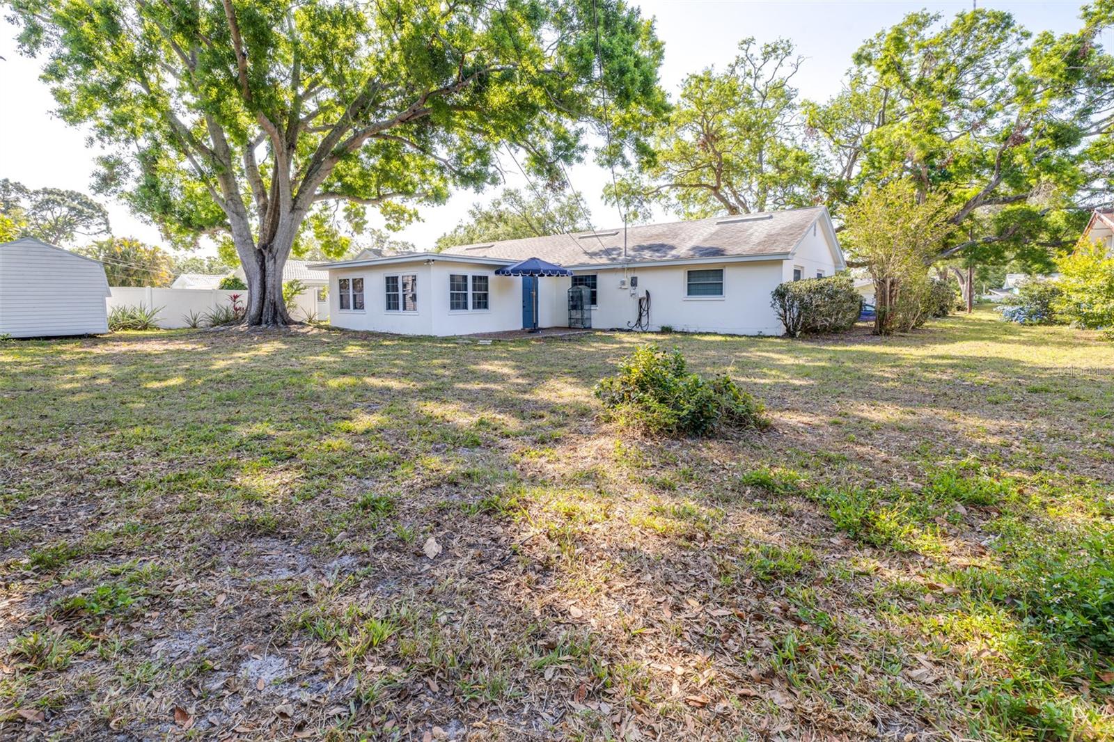 Image 39 of 47 For 2244 Glenmoor Road N