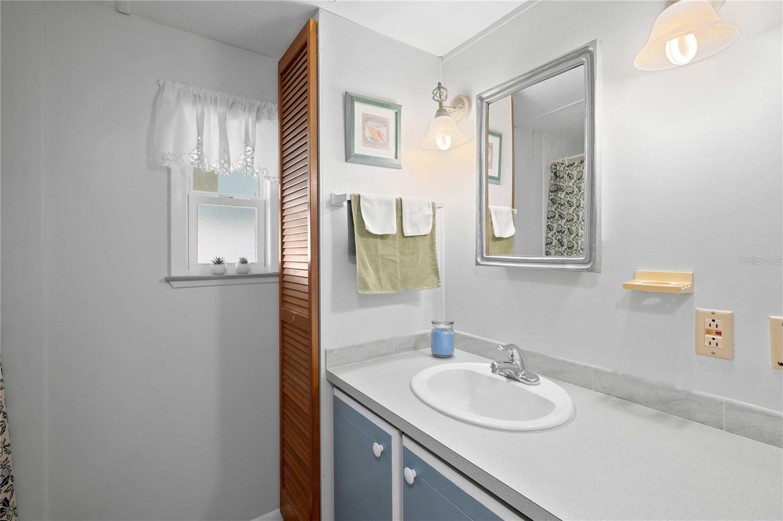 Image 18 of 52 For 37235 Eileen Avenue