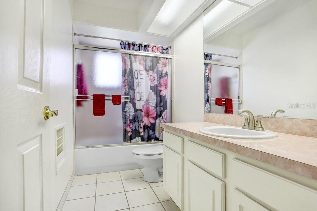 Image 20 of 50 For 3614 Gaviota Drive
