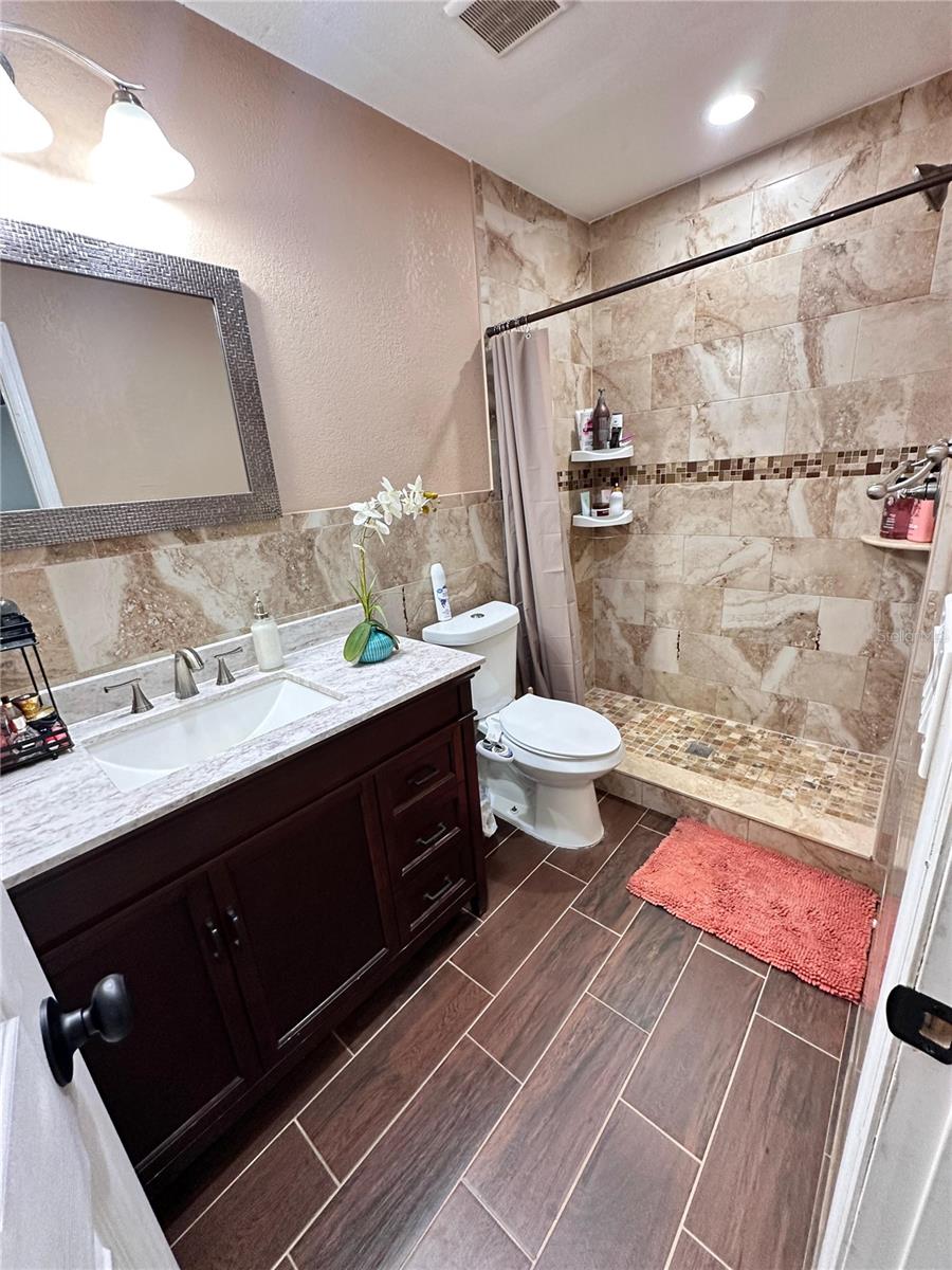 Image 26 of 49 For 7006 Shenandoah Court