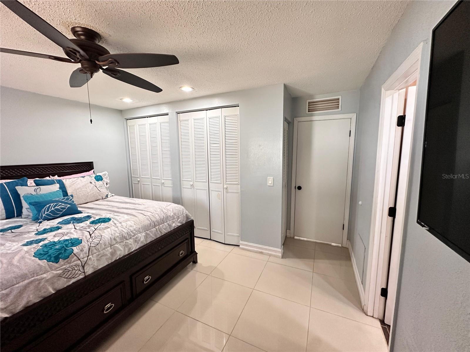 Image 27 of 49 For 7006 Shenandoah Court