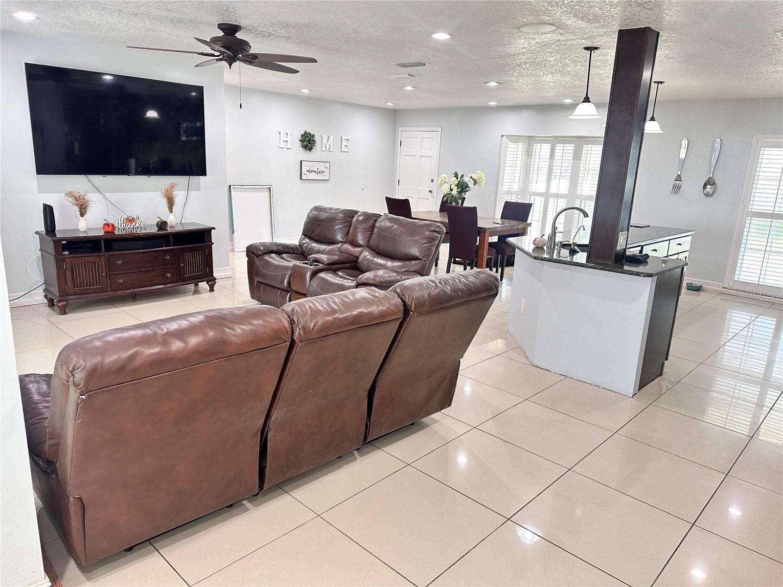 Image 7 of 49 For 7006 Shenandoah Court