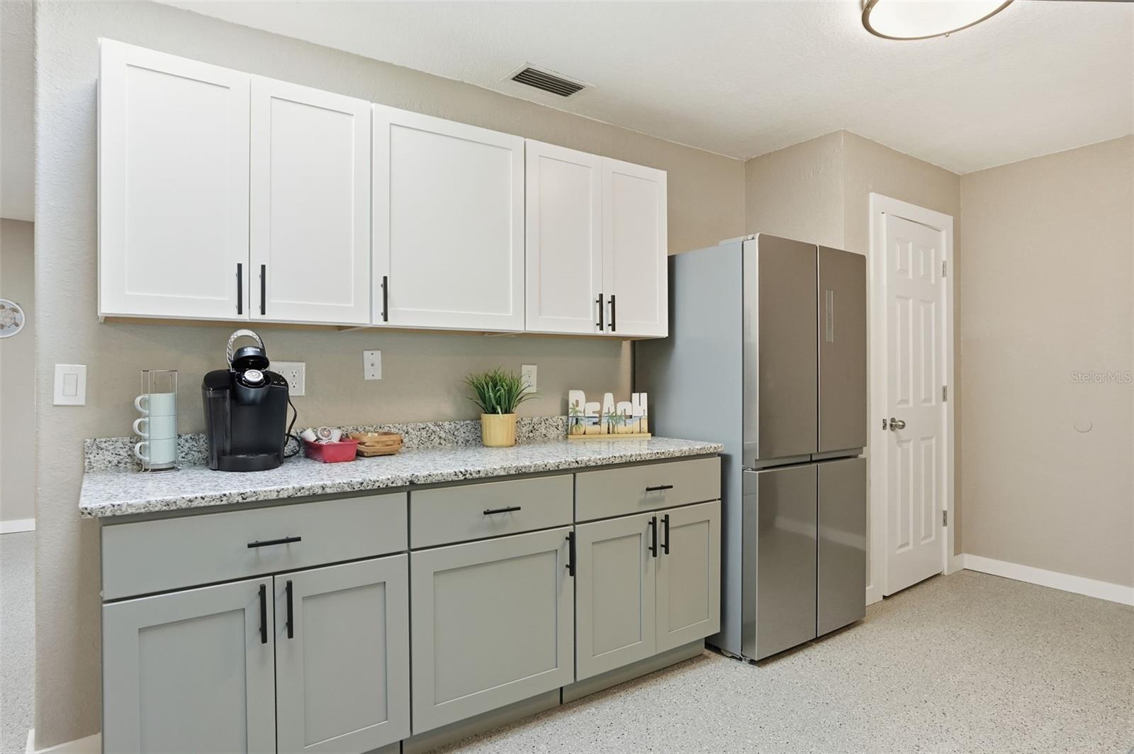 Image 12 of 42 For 1144 Midiron Point