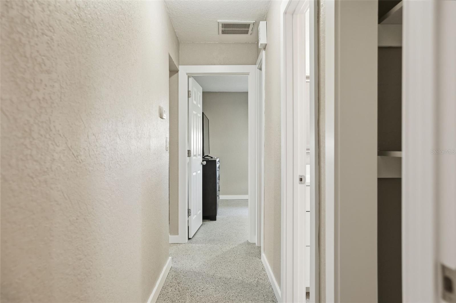 Image 18 of 42 For 1144 Midiron Point