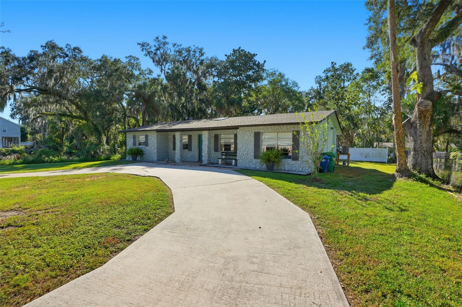 Image 4 of 42 For 1144 Midiron Point