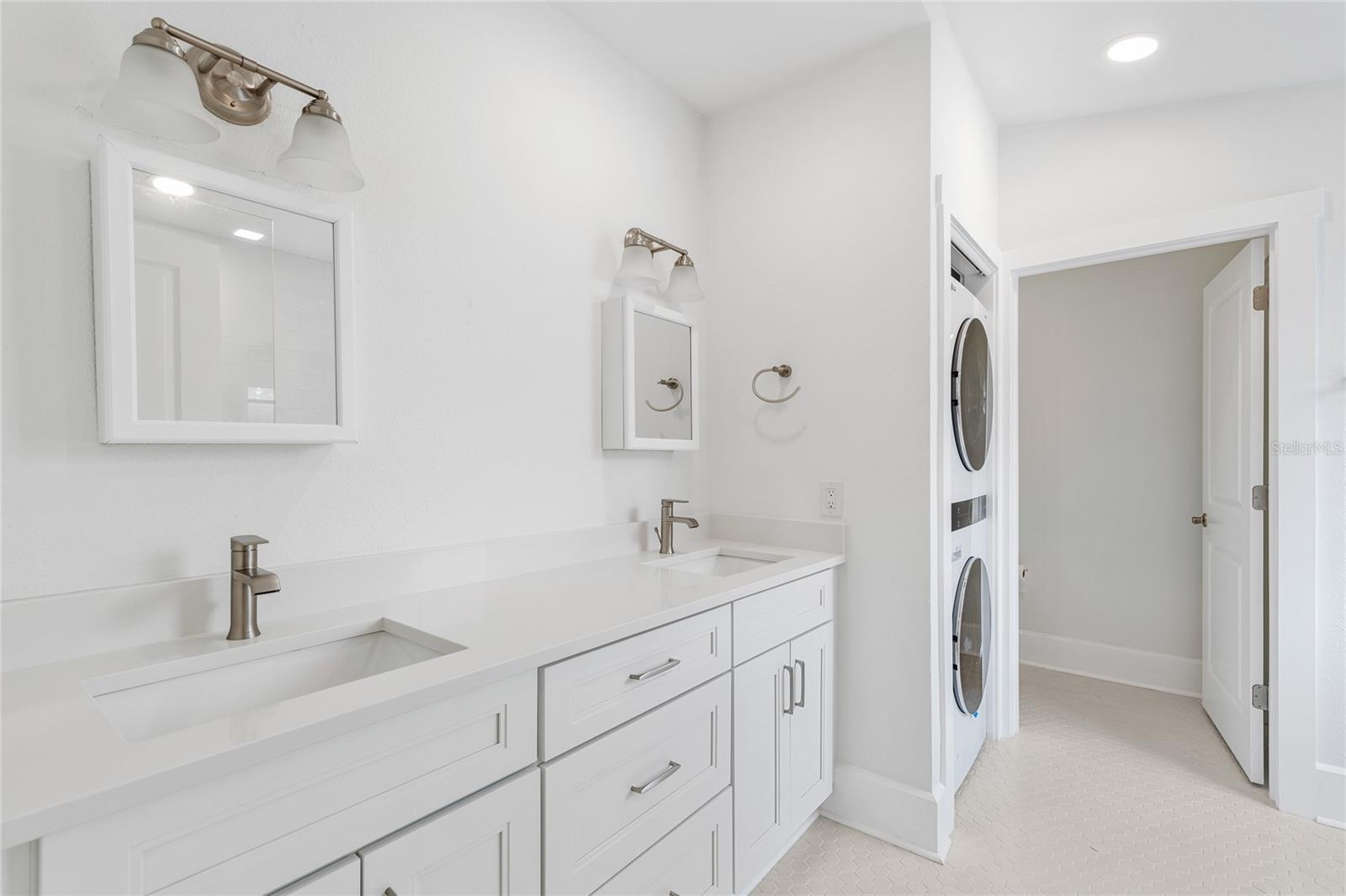Image 18 of 25 For 10 18th Street S