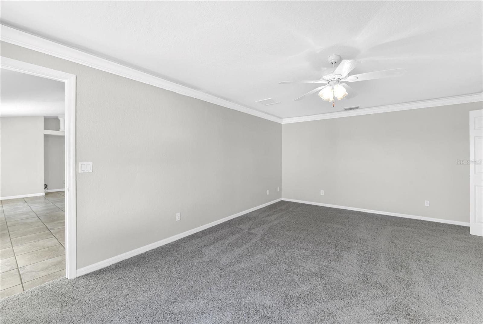 Image 12 of 39 For 1970 Logsdon Street