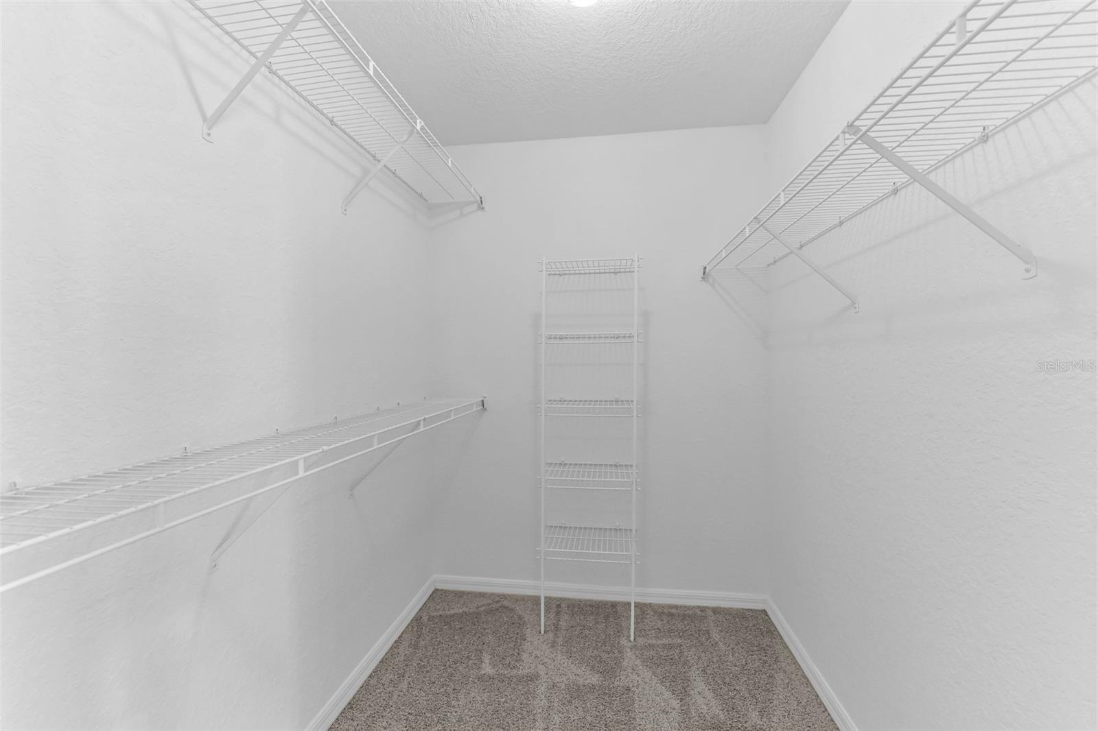 Image 33 of 39 For 1970 Logsdon Street