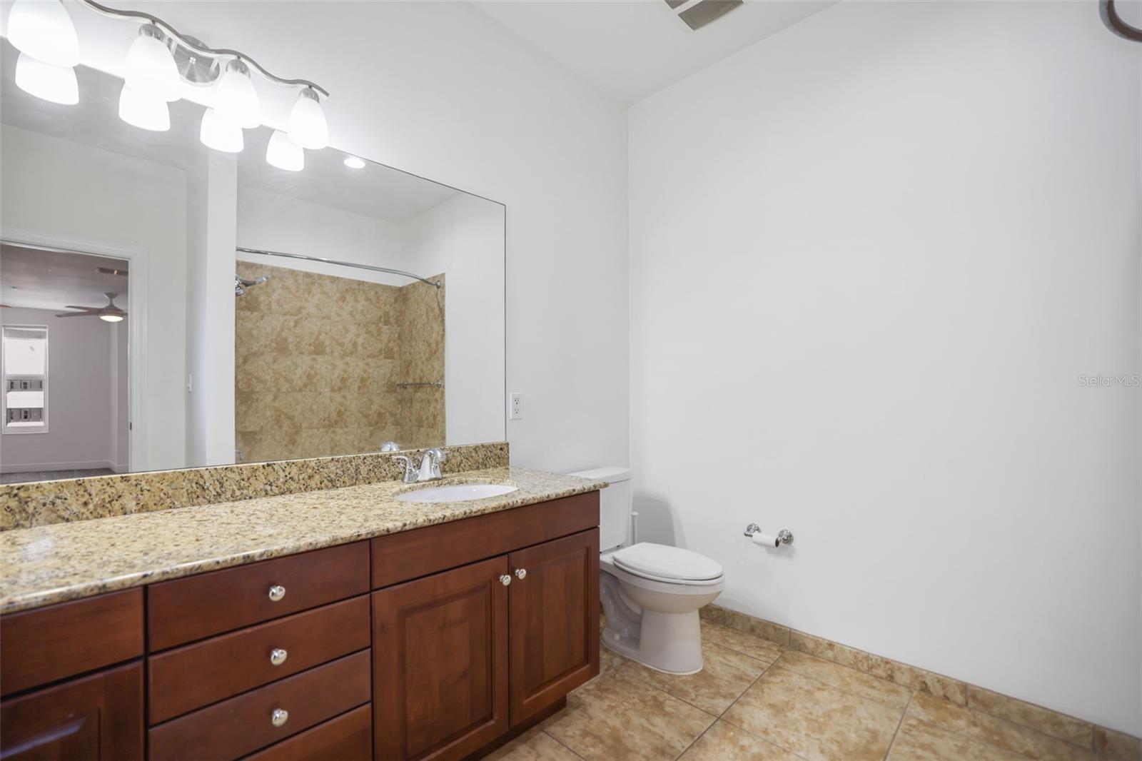 Image 13 of 36 For 628 Cleveland Street 1305