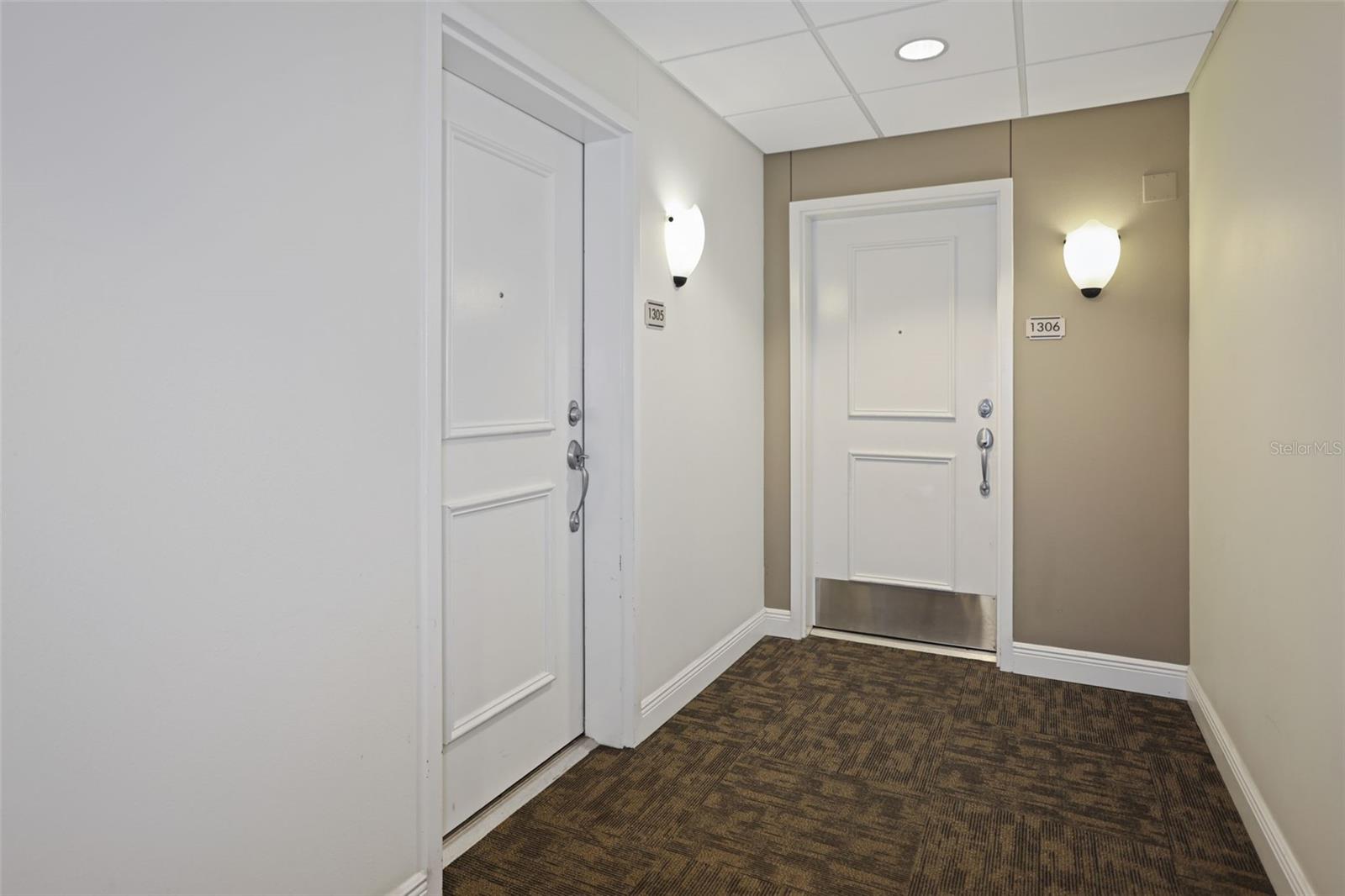 Image 2 of 36 For 628 Cleveland Street 1305