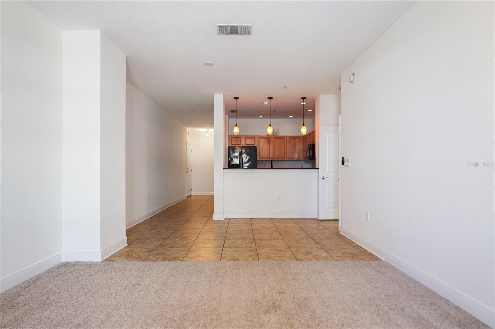 Image 3 of 36 For 628 Cleveland Street 1305