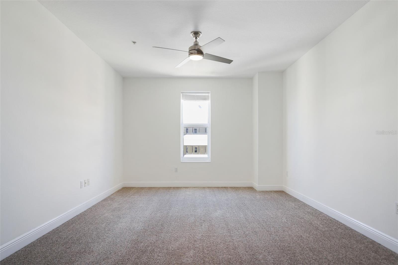Image 7 of 36 For 628 Cleveland Street 1305
