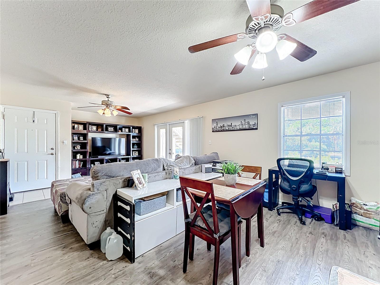 Image 3 of 16 For 3885 Pompano Drive Se B