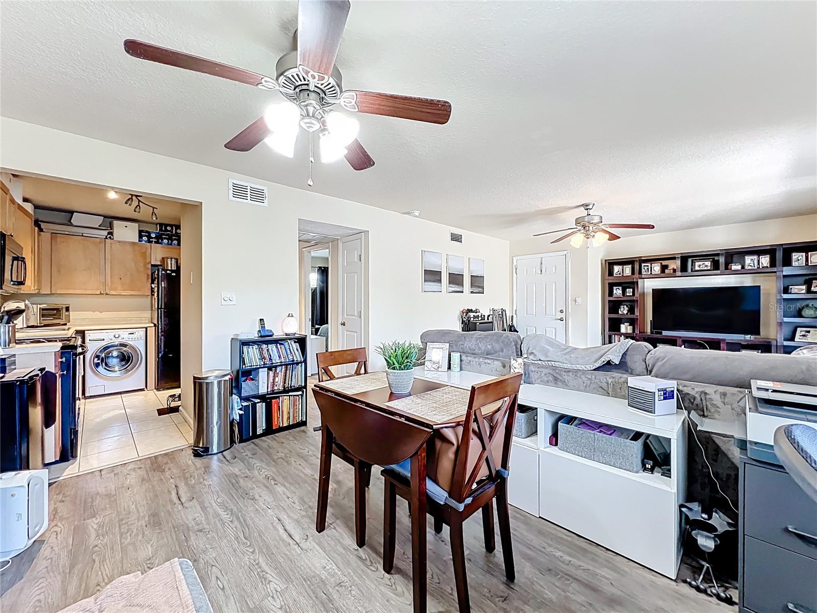 Image 4 of 16 For 3885 Pompano Drive Se B