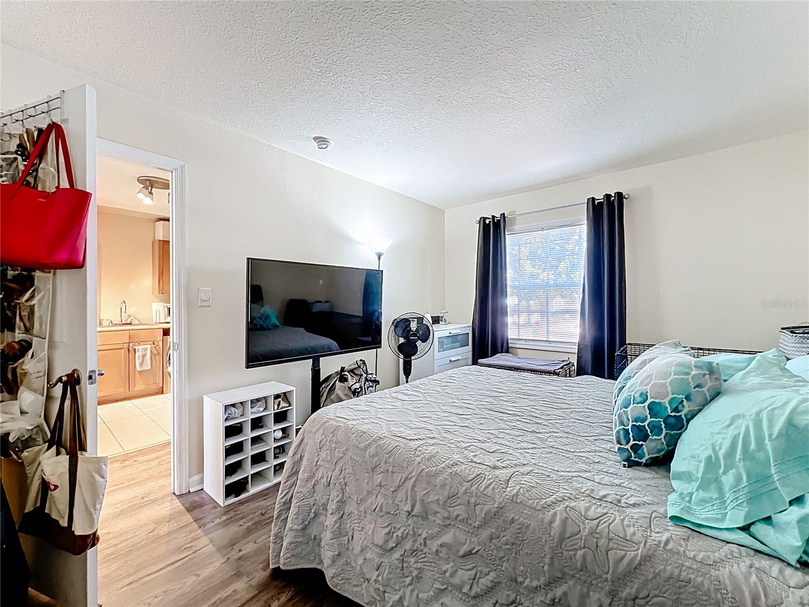 Image 7 of 16 For 3885 Pompano Drive Se B