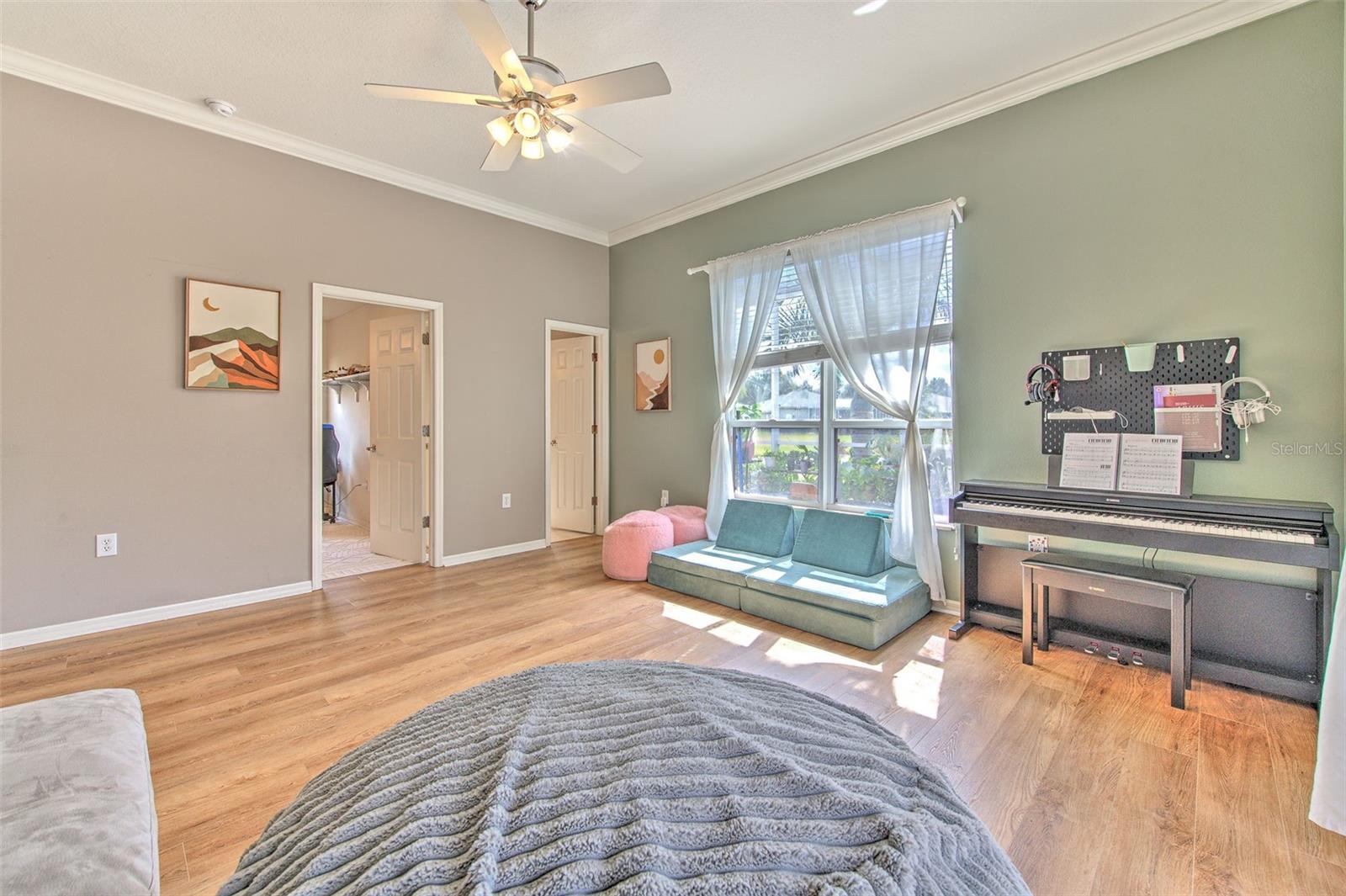 Image 37 of 76 For 16112 Bridgedale Drive