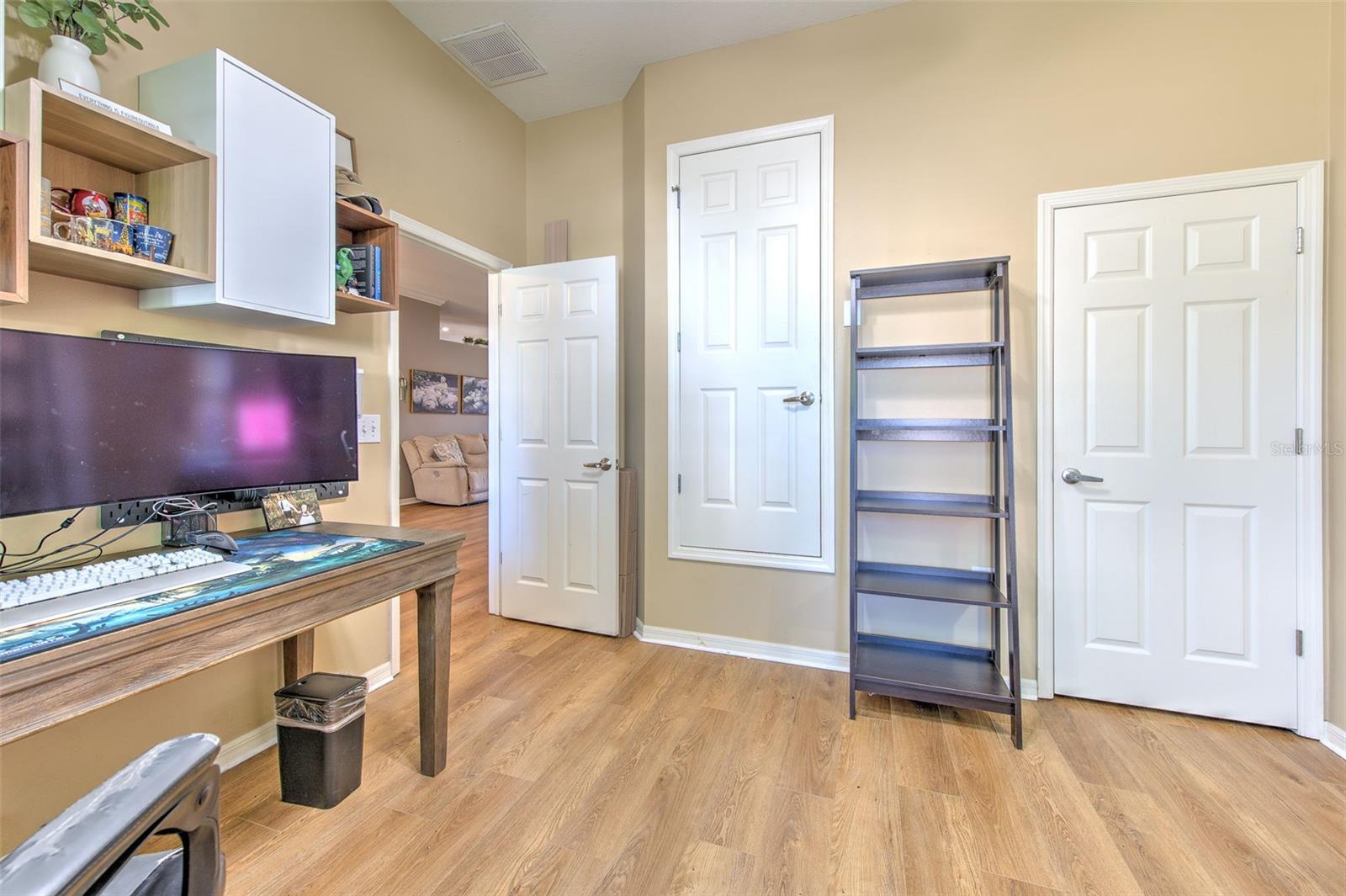 Image 7 of 76 For 16112 Bridgedale Drive