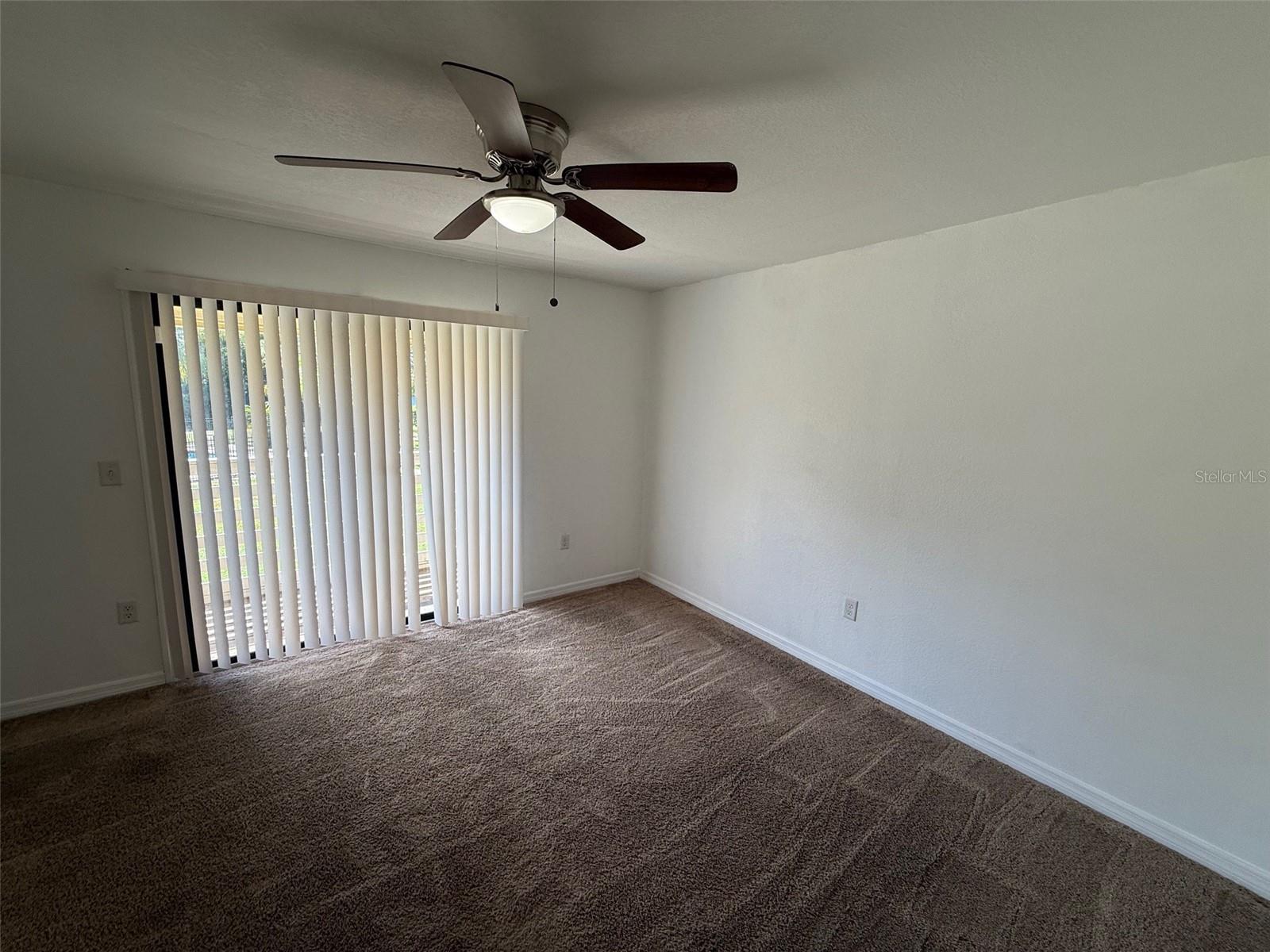 Image 12 of 39 For 22710 Watersedge Boulevard 73