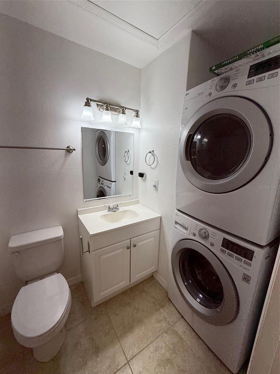 Image 14 of 39 For 22710 Watersedge Boulevard 73