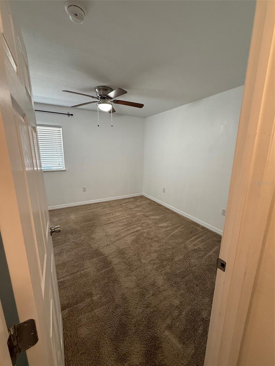 Image 19 of 39 For 22710 Watersedge Boulevard 73