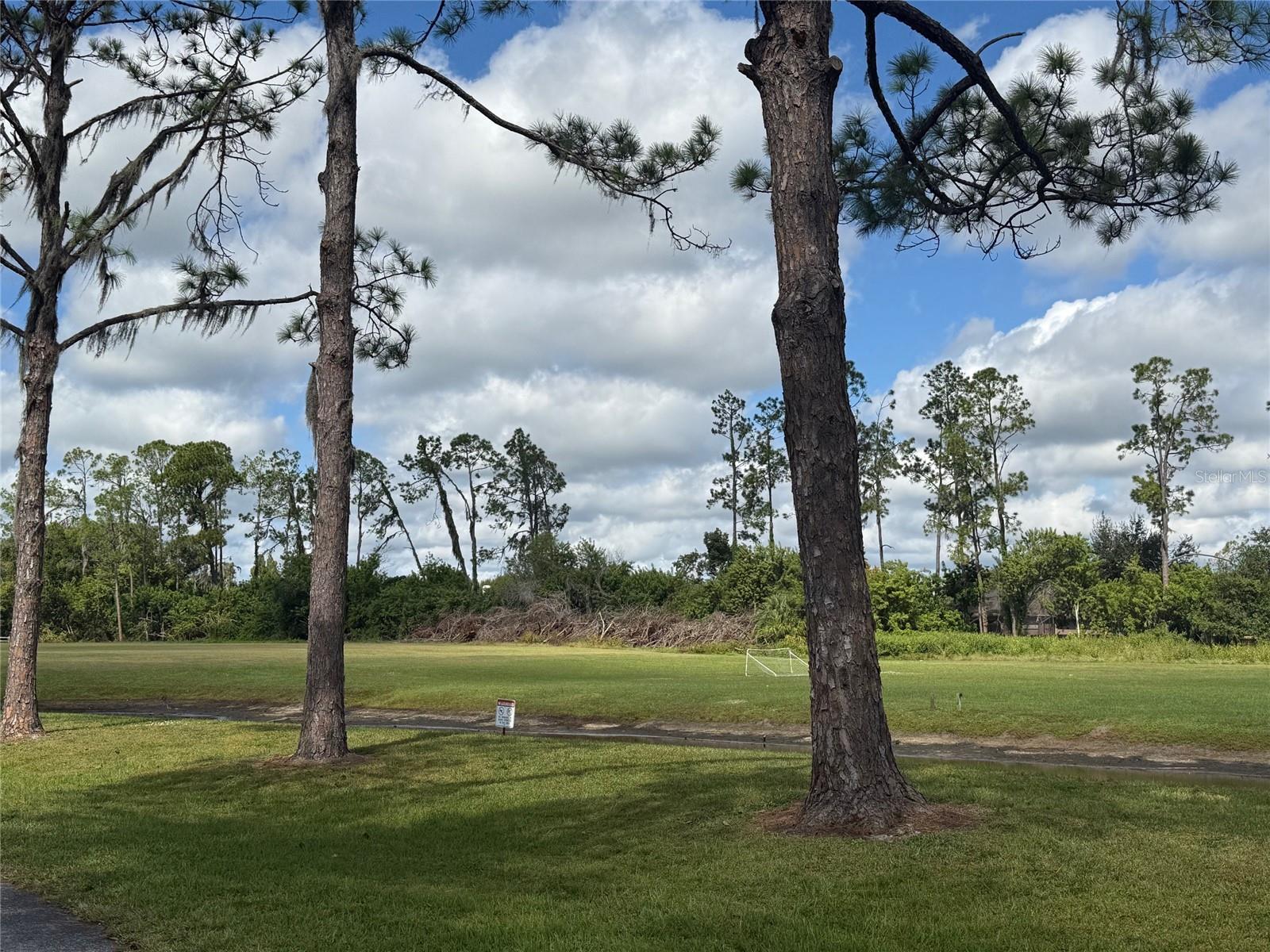 Image 33 of 39 For 22710 Watersedge Boulevard 73