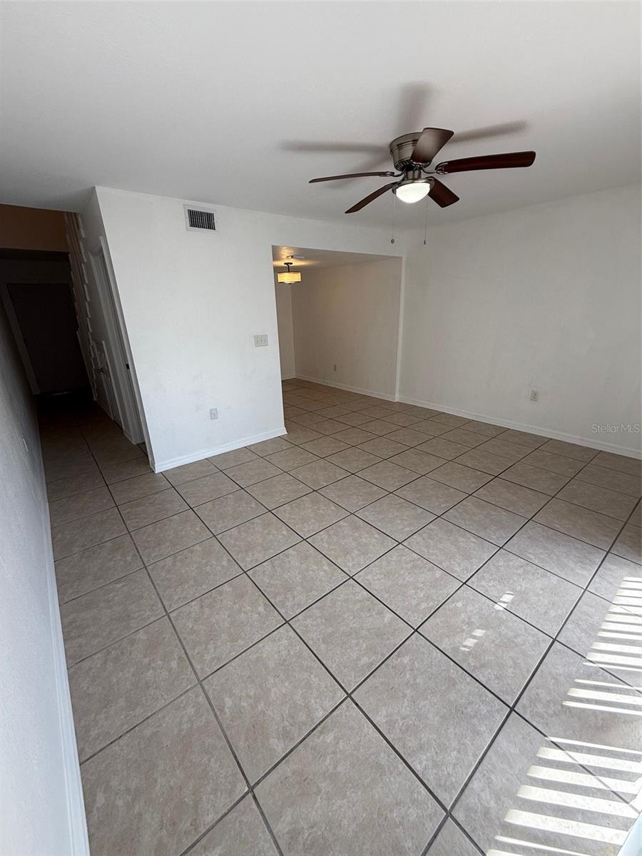 Image 8 of 39 For 22710 Watersedge Boulevard 73