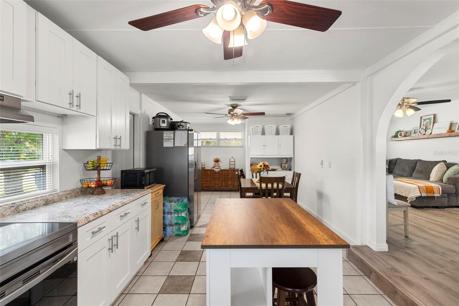 Listing photo id 15 for 7001 13th Street N