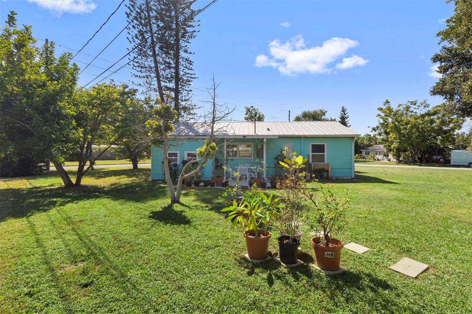 Listing photo id 31 for 7001 13th Street N