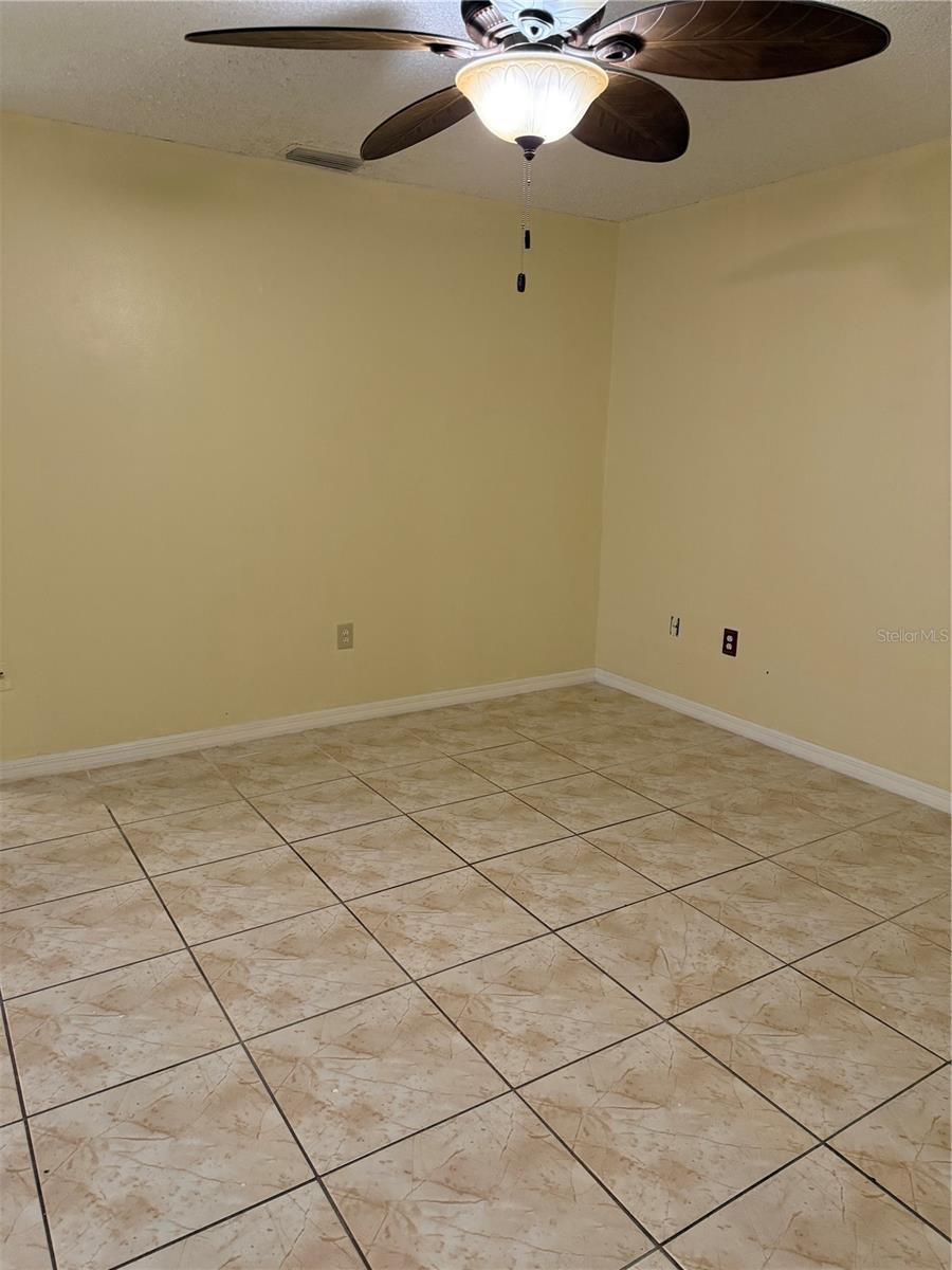Image 10 of 27 For 4414 Clark Avenue 13