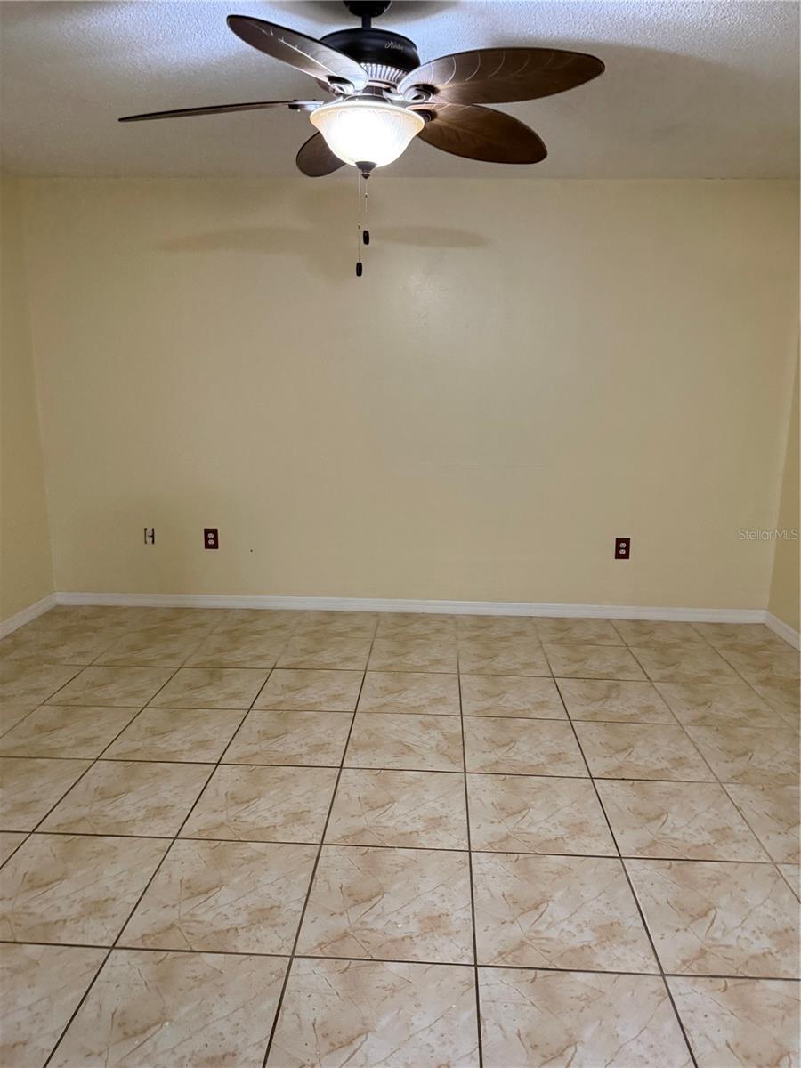 Image 11 of 27 For 4414 Clark Avenue 13
