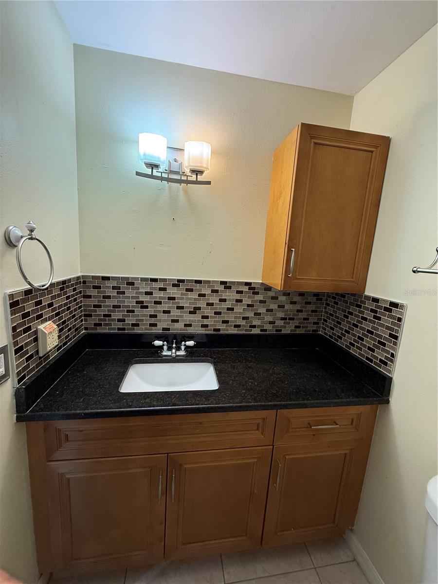 Image 21 of 27 For 4414 Clark Avenue 13
