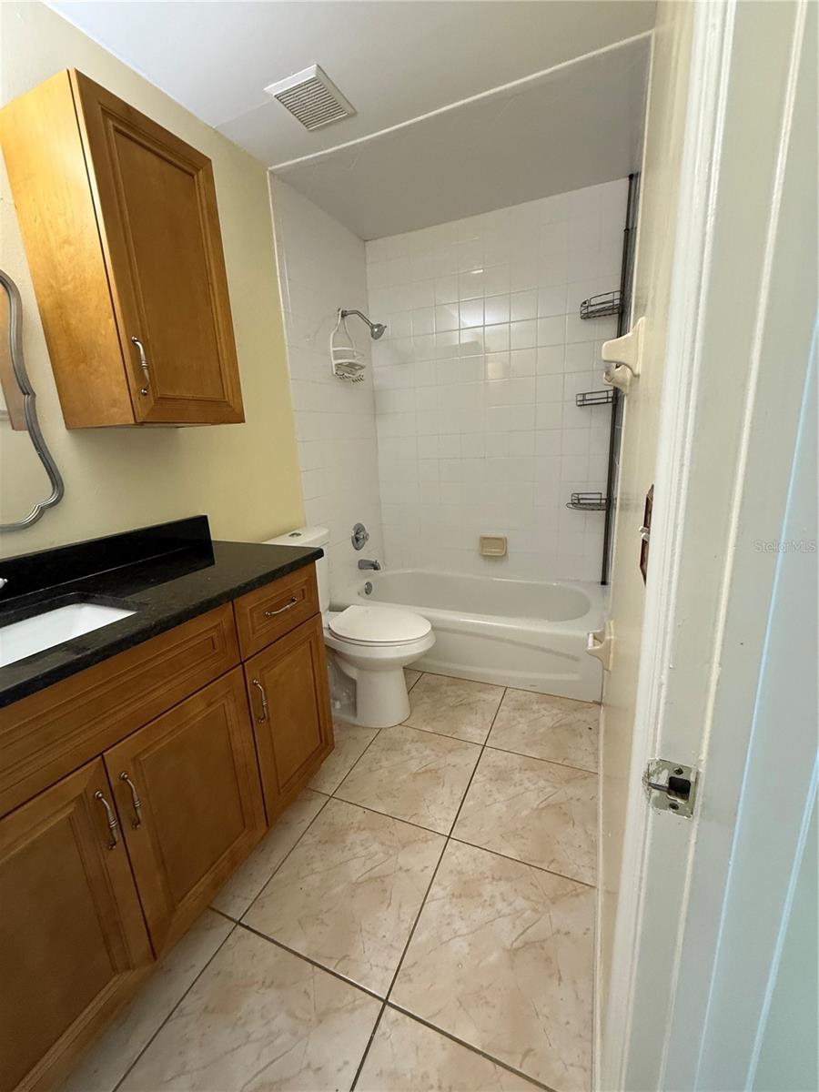 Image 22 of 27 For 4414 Clark Avenue 13