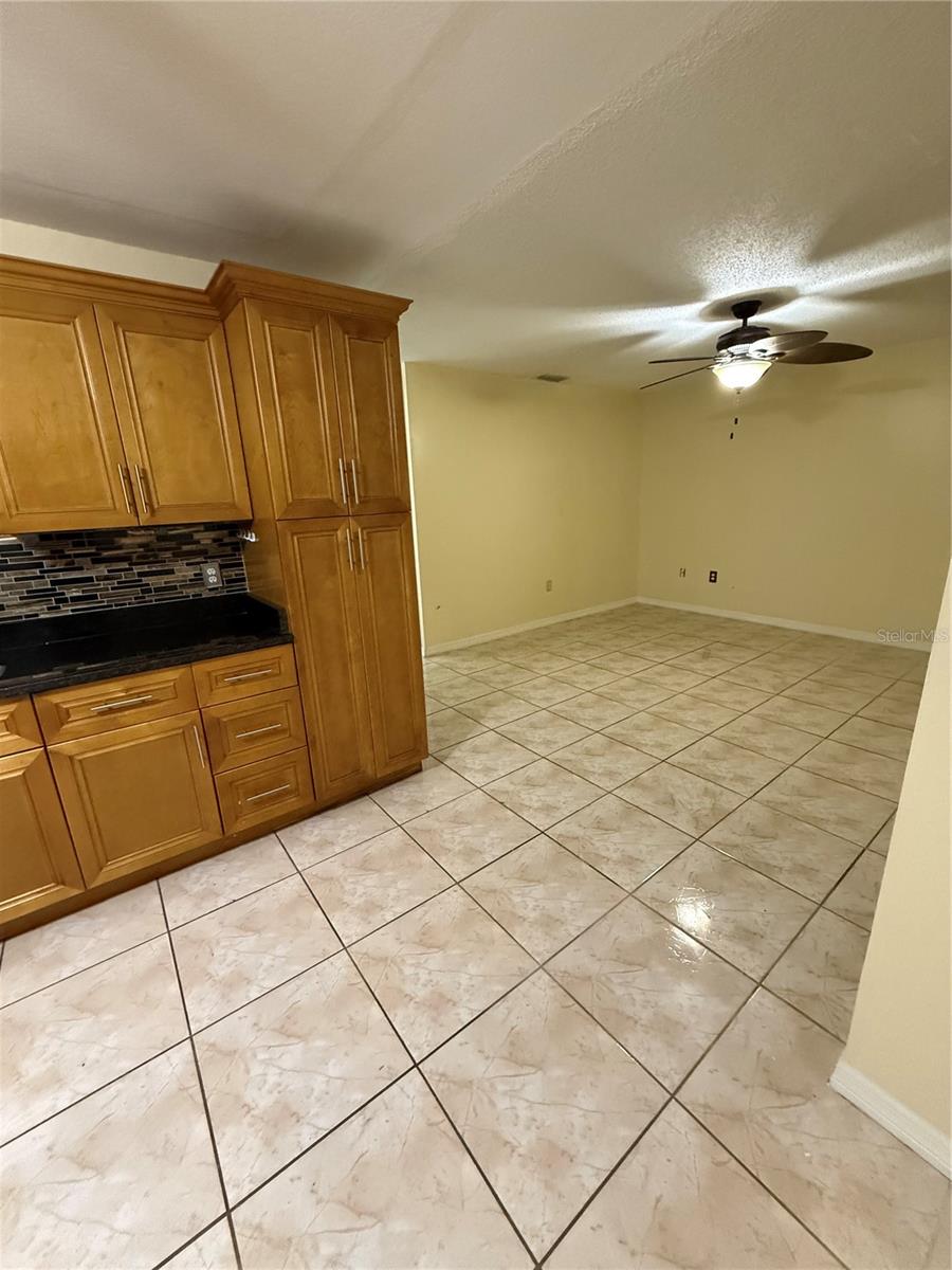 Image 5 of 27 For 4414 Clark Avenue 13