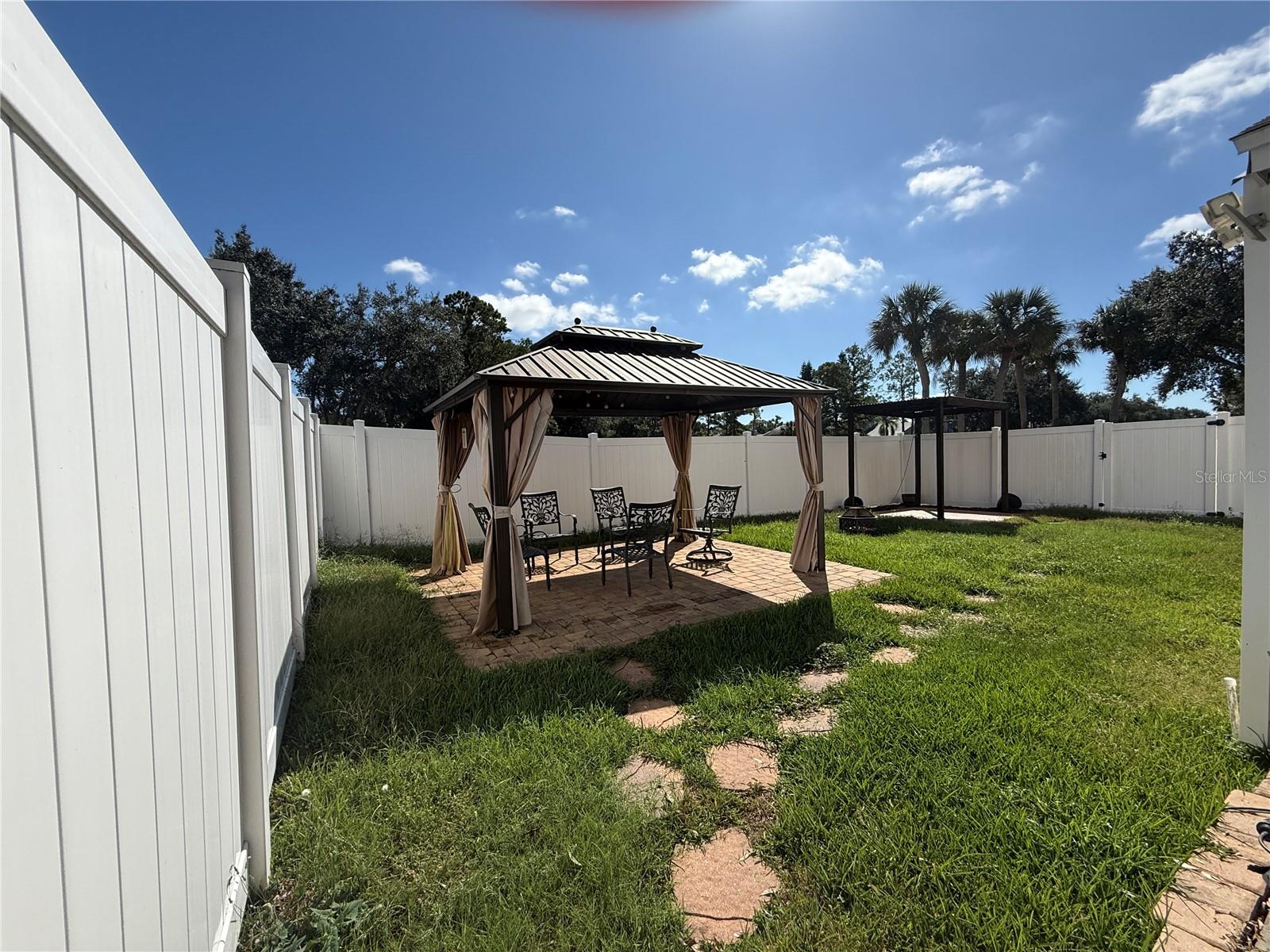 Image 23 of 28 For 16335 Rambling Vine Drive W