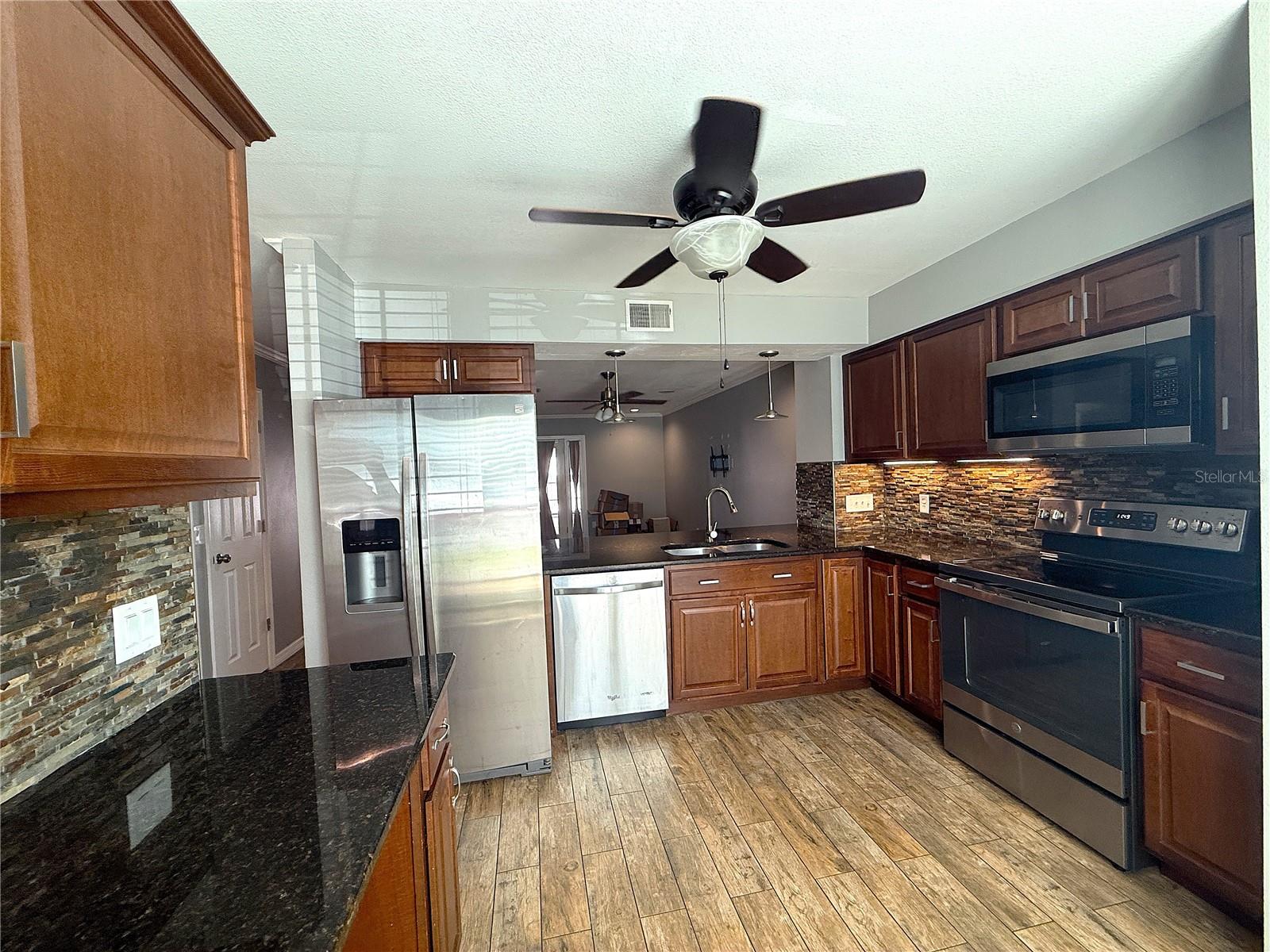 Image 4 of 28 For 16335 Rambling Vine Drive W