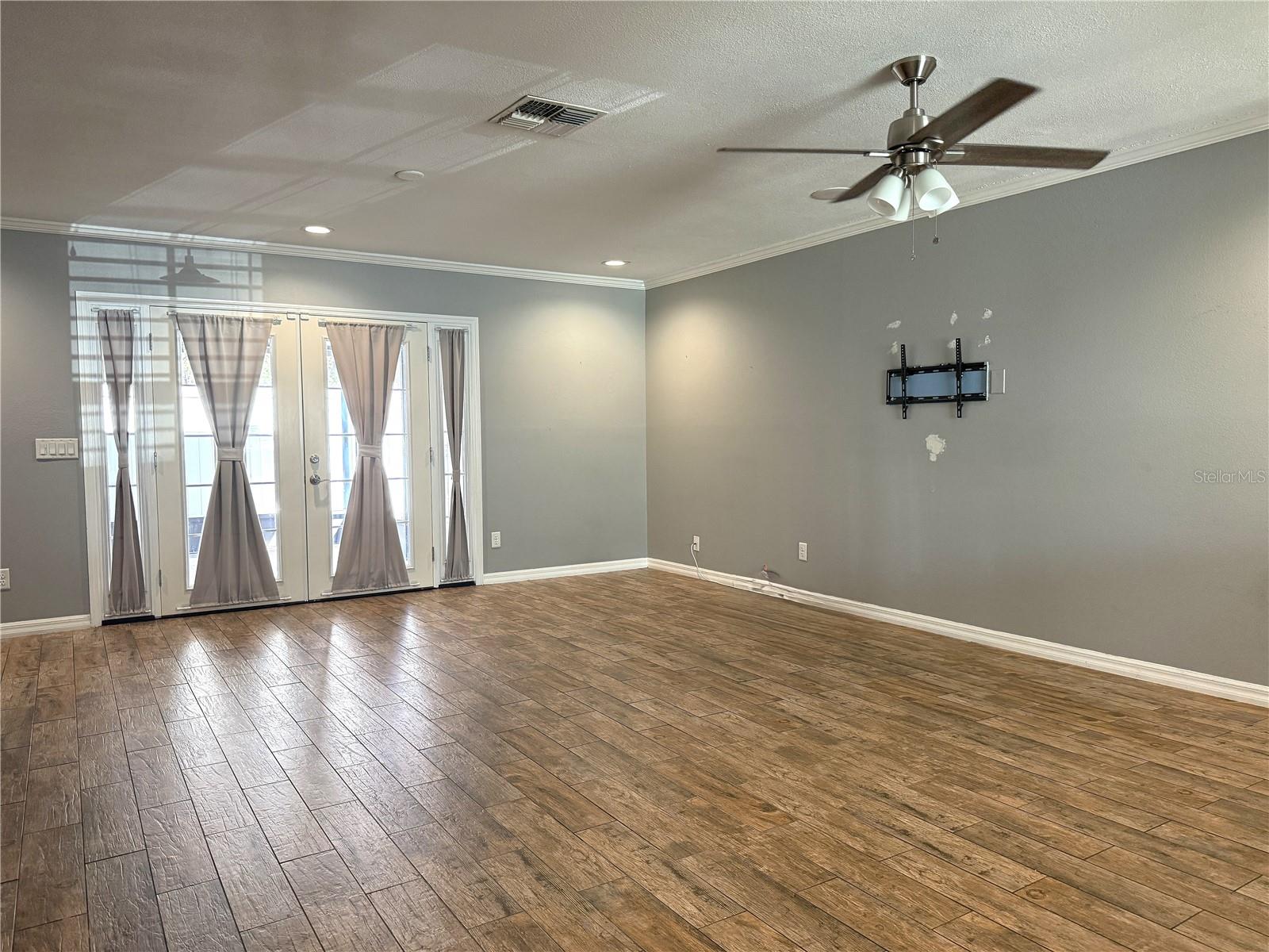 Image 7 of 28 For 16335 Rambling Vine Drive W