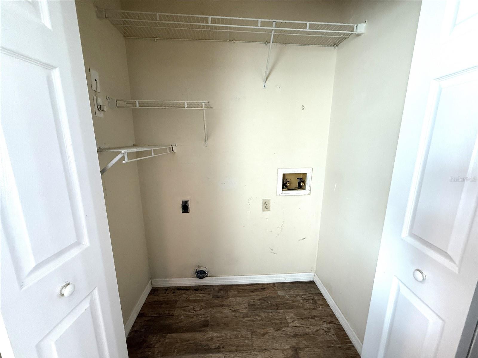 Image 8 of 28 For 16335 Rambling Vine Drive W