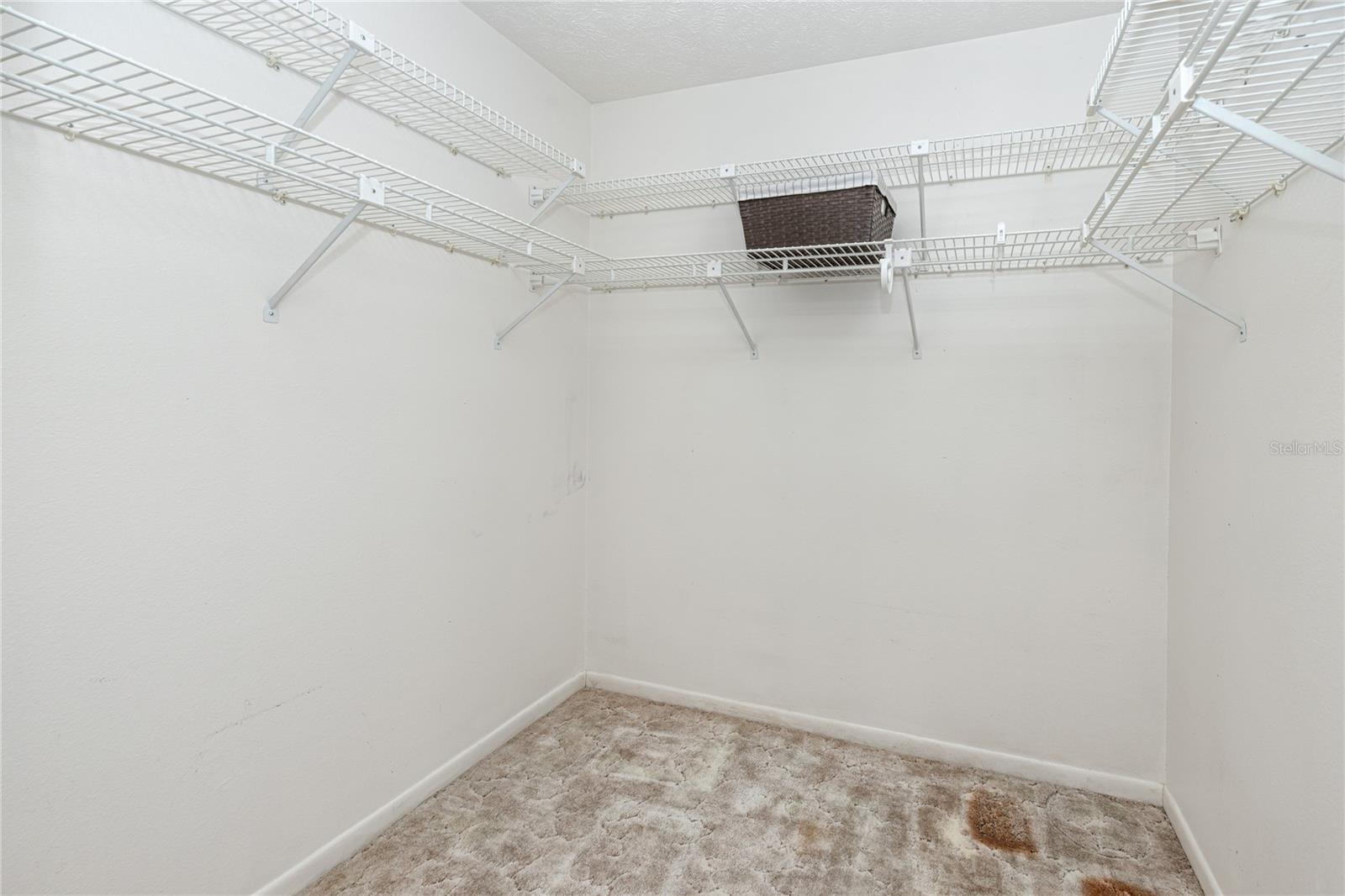 Listing photo id 20 for 2150 55th Street N
