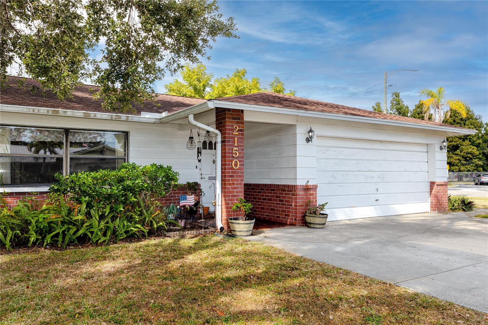 Listing photo id 1 for 2150 55th Street N