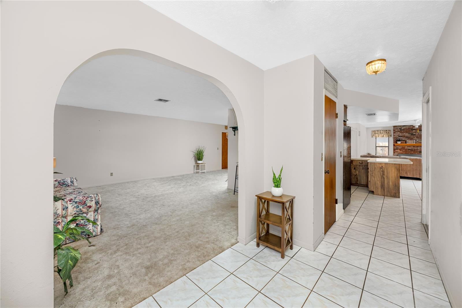 Listing photo id 3 for 2150 55th Street N