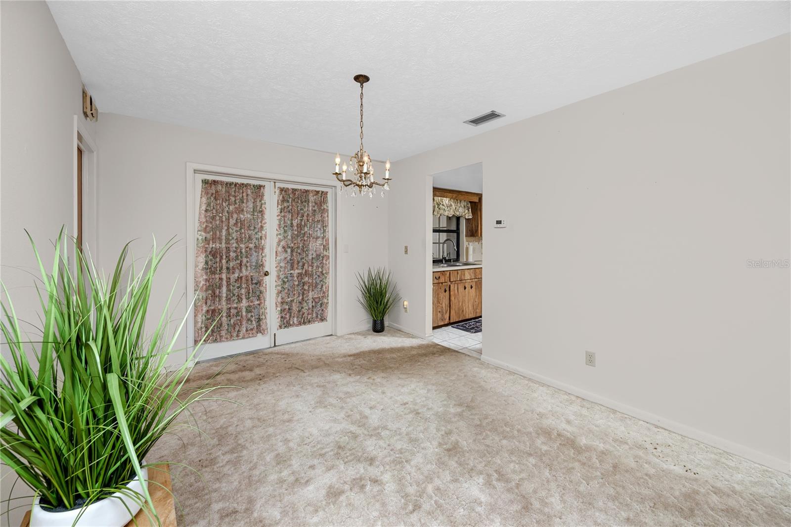 Listing photo id 6 for 2150 55th Street N