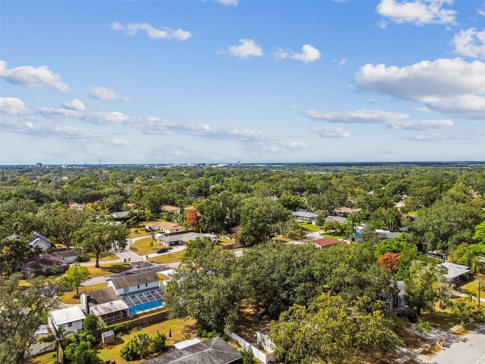 Listing photo id 24 for 513 Rollingview Drive