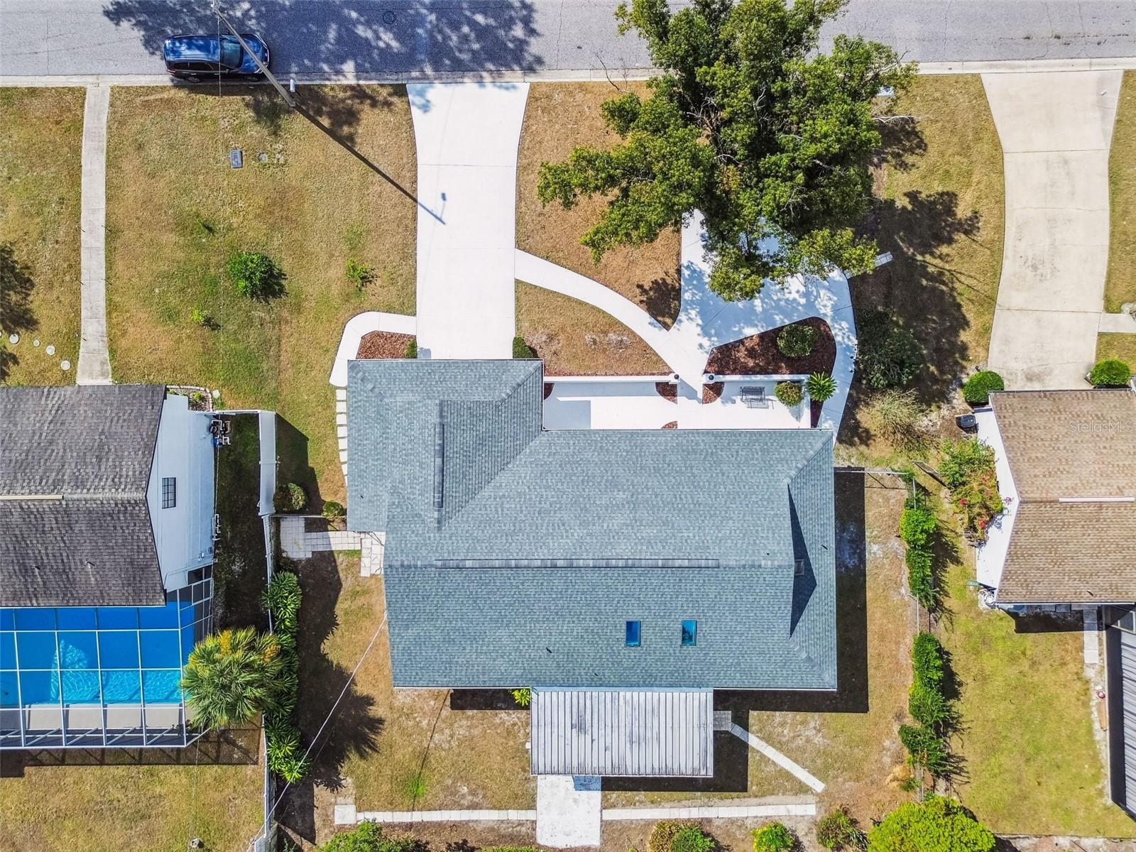 Listing photo id 26 for 513 Rollingview Drive