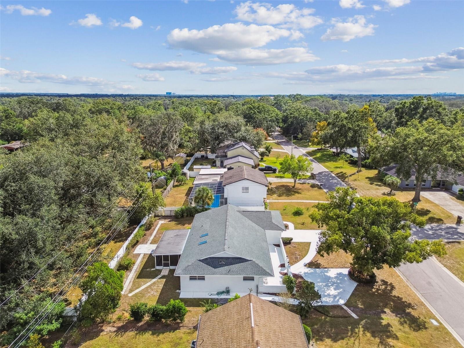 Listing photo id 27 for 513 Rollingview Drive
