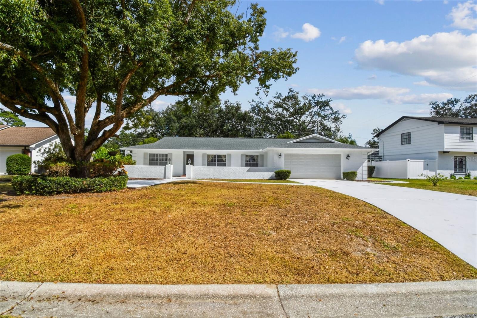 Listing photo id 32 for 513 Rollingview Drive