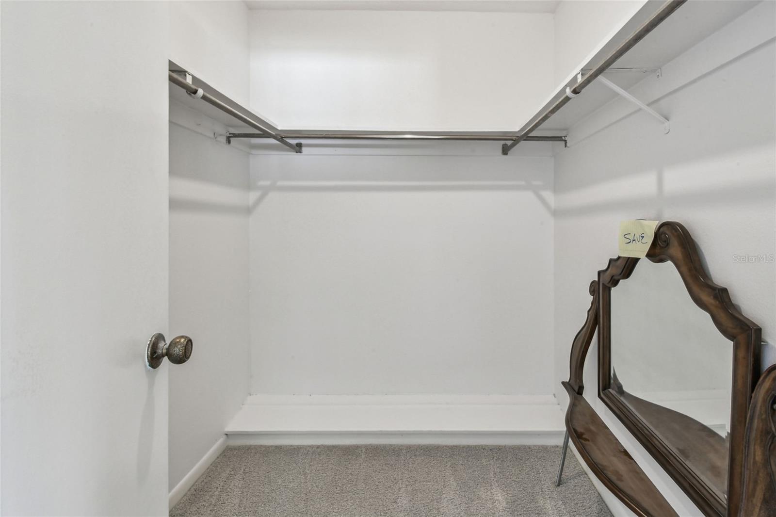 Listing photo id 6 for 513 Rollingview Drive