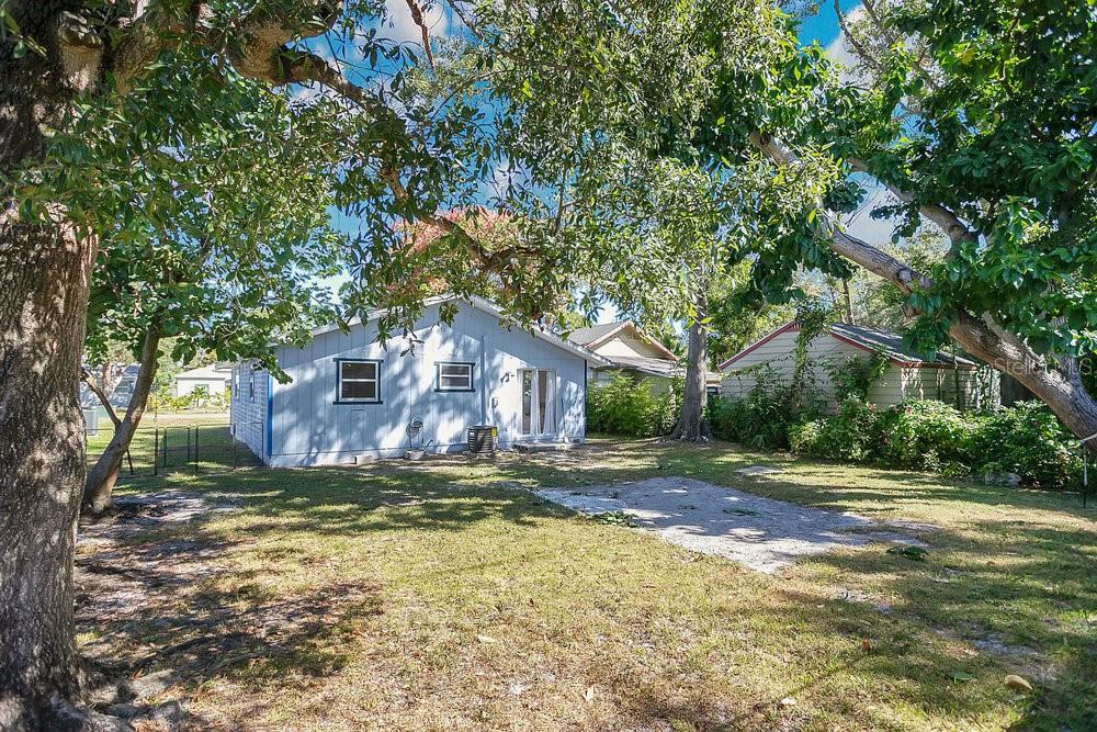 Image 19 of 21 For 3110 11th Ave N