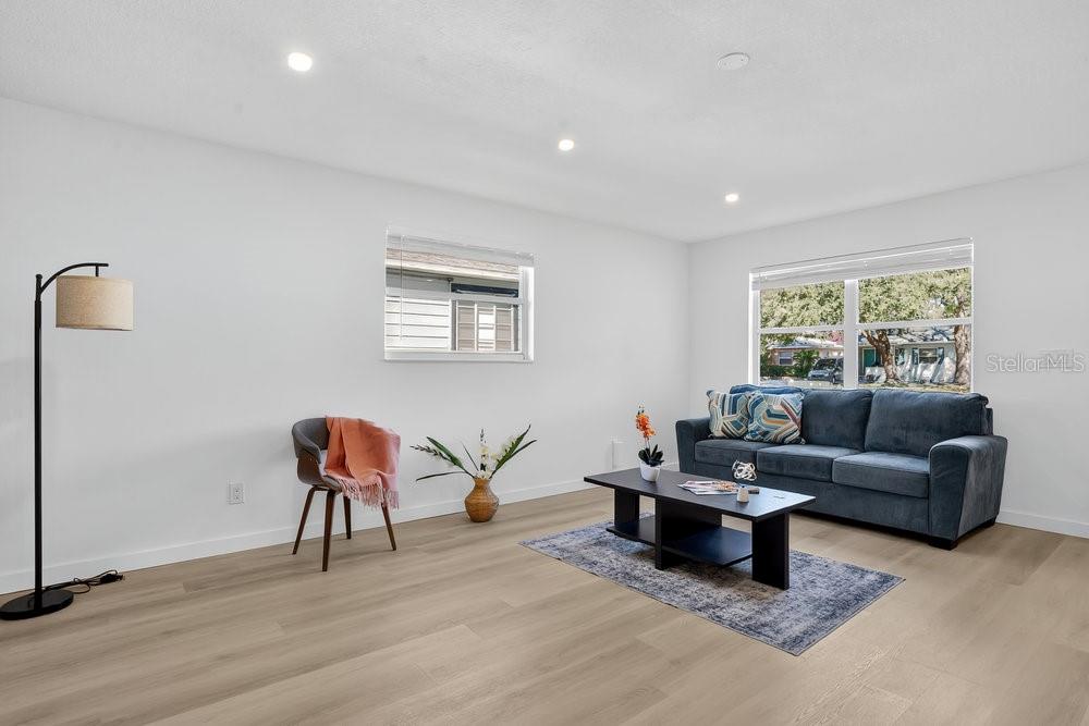 Image 4 of 21 For 3110 11th Ave N